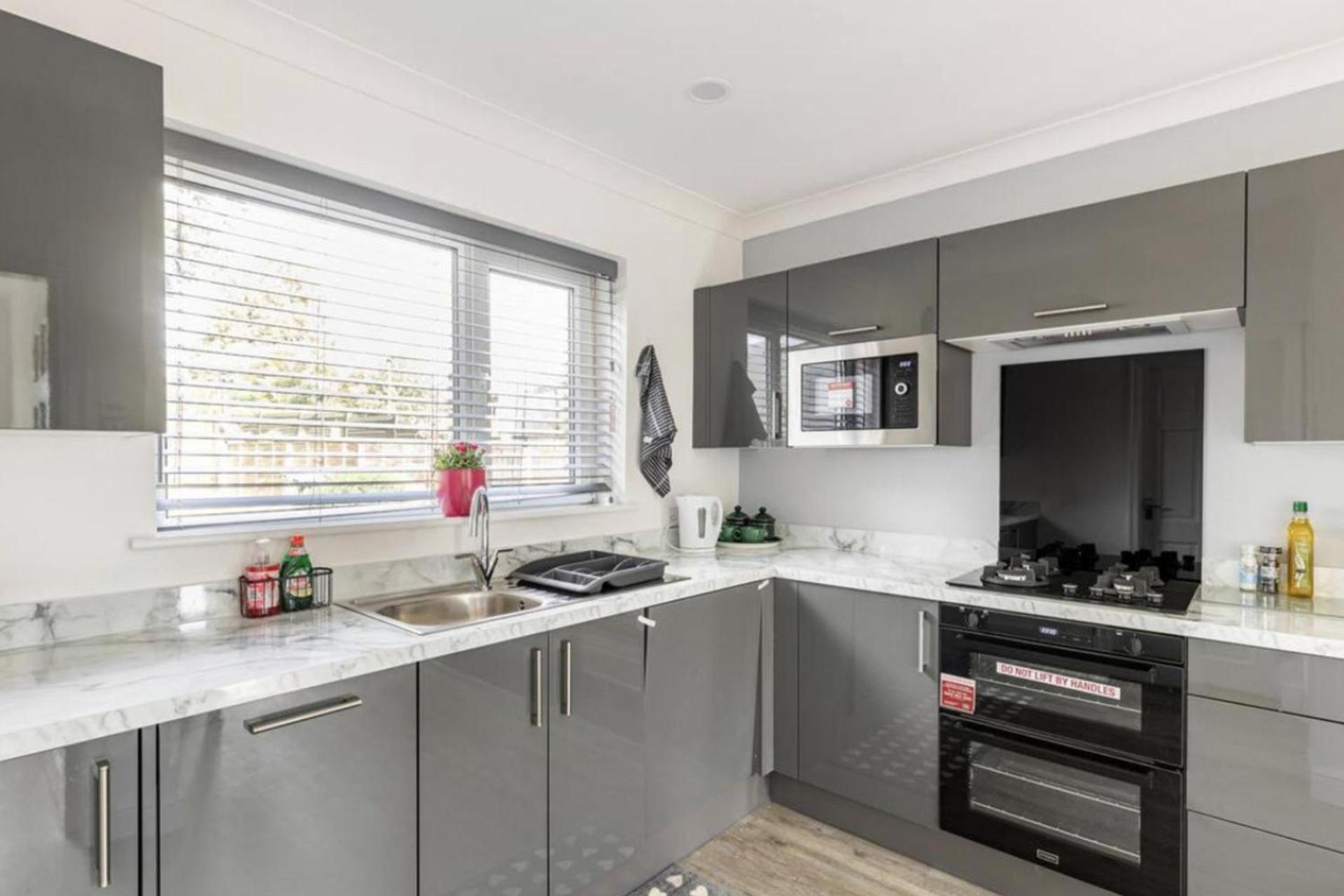 Come & Unwind In Charming 5 Bed House In Blackburn المظهر الخارجي الصورة