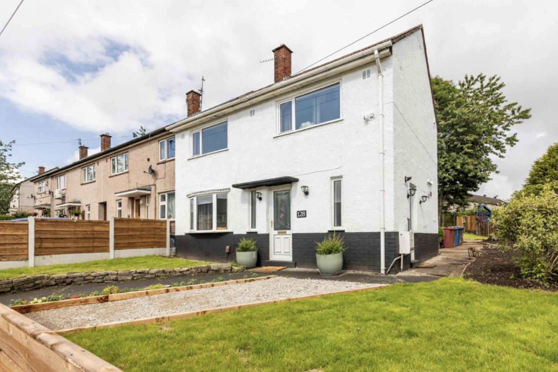 Come & Unwind In Charming 5 Bed House In Blackburn المظهر الخارجي الصورة